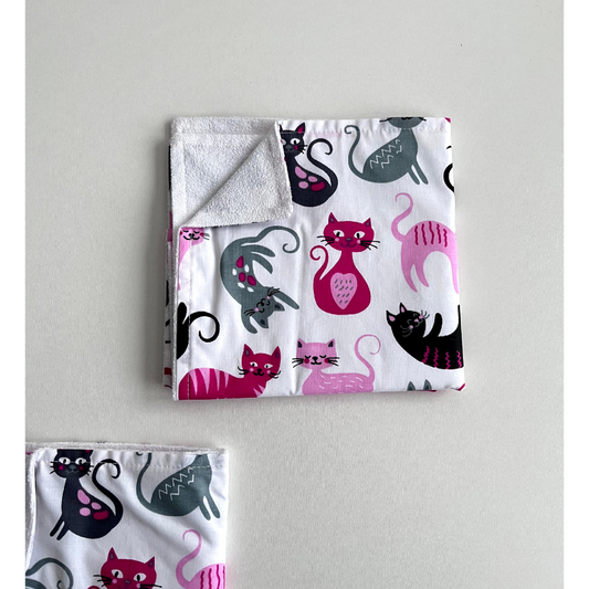 Mitrumnecaurlaidīgs autiņš - kaķi, 40x60cm, BBcollection, 010