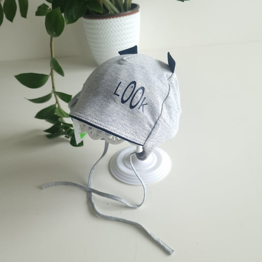 Sasienama cepurīte, Iltom, 982