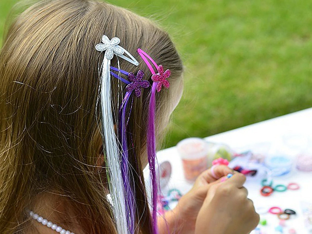 Sprādzīšu komplekts ar mākslīgajiem matiem, 740575