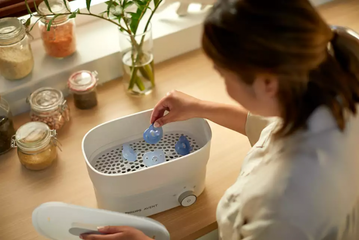 Soothie silicone pacifier, 0-6M, Philips Avent, SCF099/21