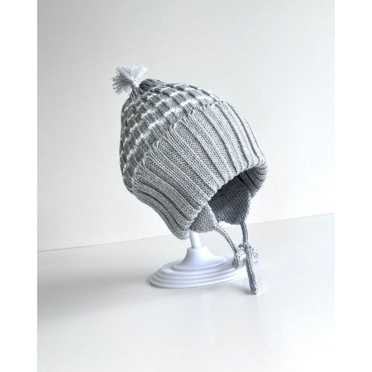 Knitted hat with pompom, gray, 40-44cm, BBcollection, 220