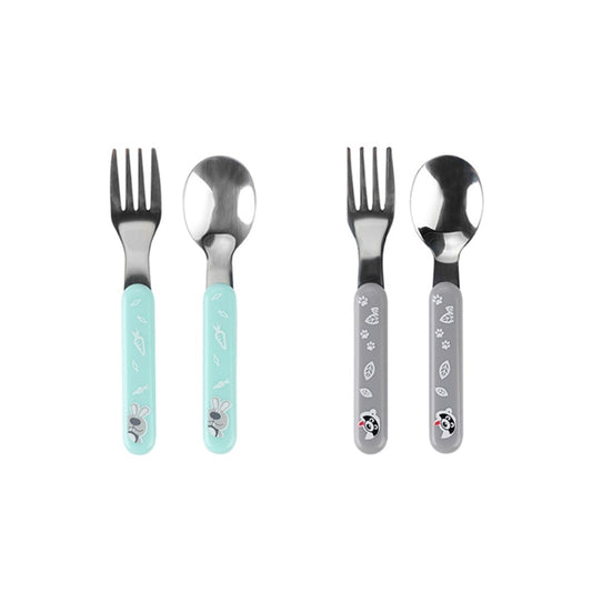 Babyono galda piederumu komplekts, redzams abos dizainos