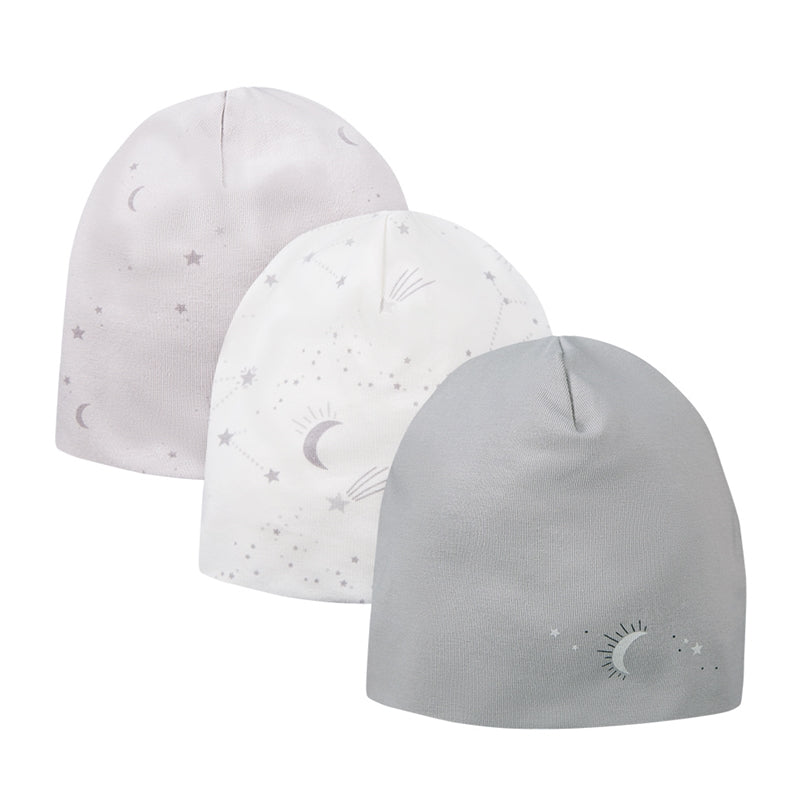 Jaundzimušo cepurītes no kolekcijas Petite. Attēlā redzami 3 dizaini