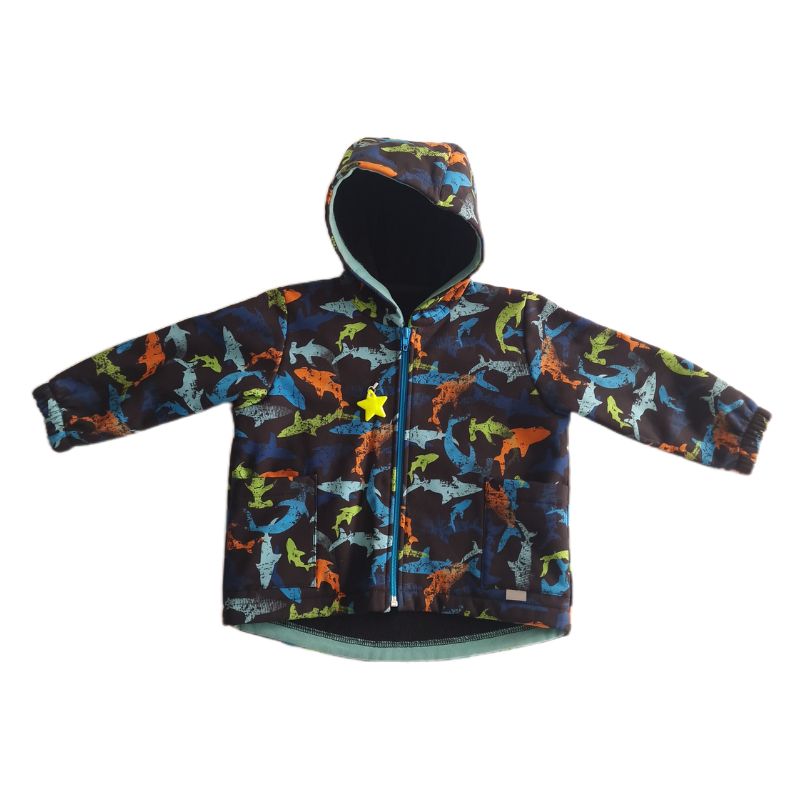 Softshell āra jaka bērnam. 86 izmērs. Melna ar krāsainiem haizivs zīmejumiem.