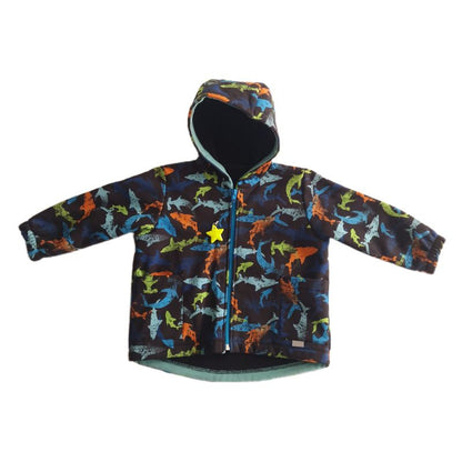 Softshell āra jaka bērnam. 86 izmērs. Melna ar krāsainiem haizivs zīmejumiem.