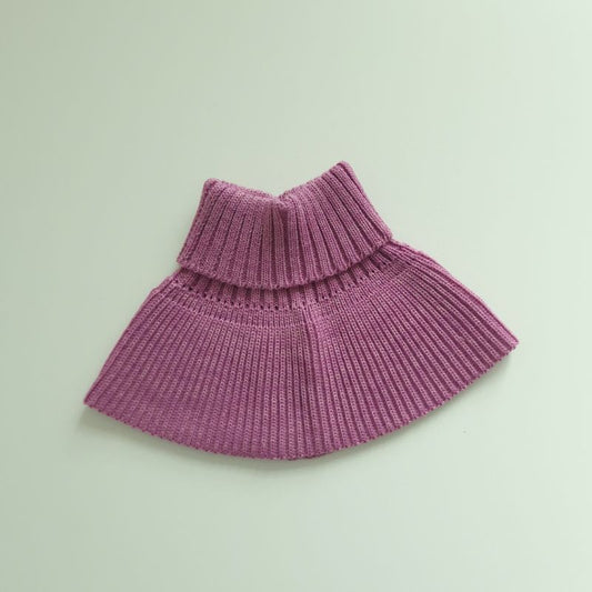 Adīta šalle bērniem violetā krāsā.